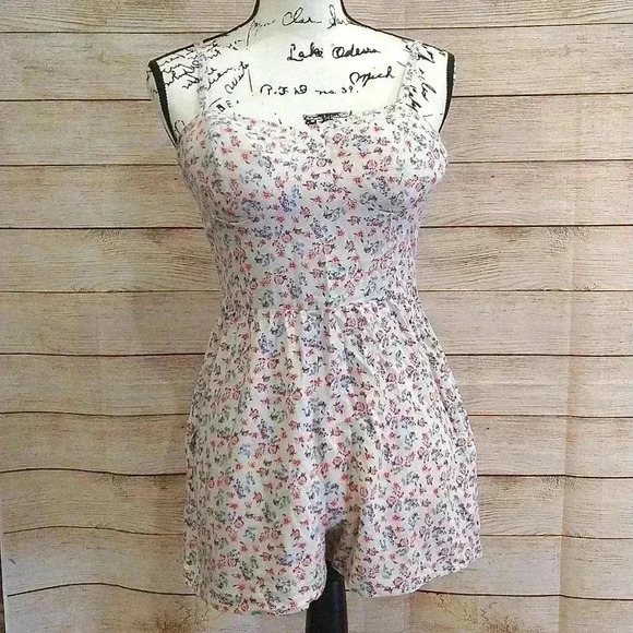 Lily Rose Floral Romper Shorts - Picture 2 of 5